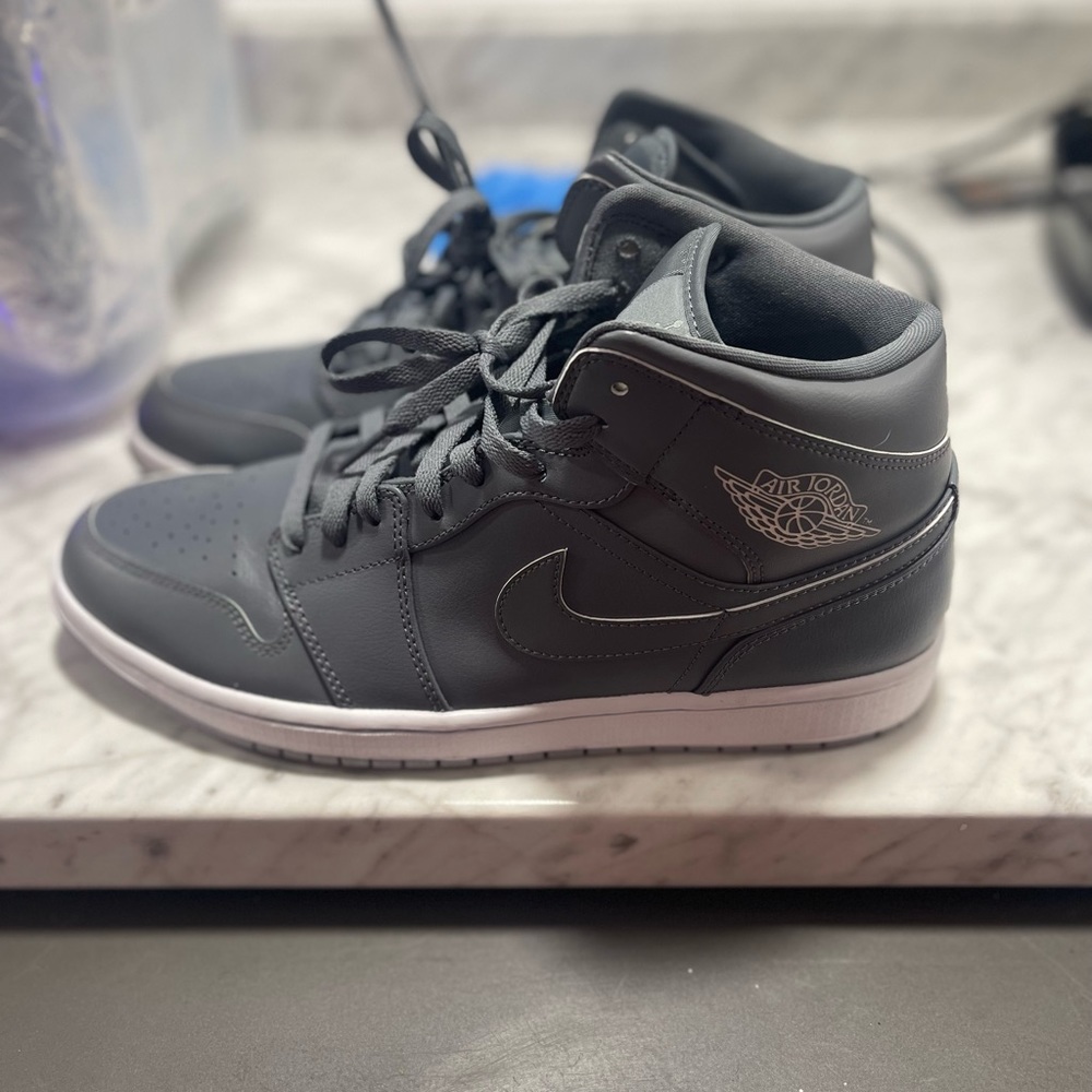 Jordan 1 Mid Cool Grey Size 11
